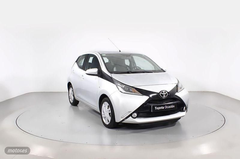 Gris Usado 2018 Toyota Aygo X-play Utilitario | 10.800 € (Precio justo) - Imagen 1/4