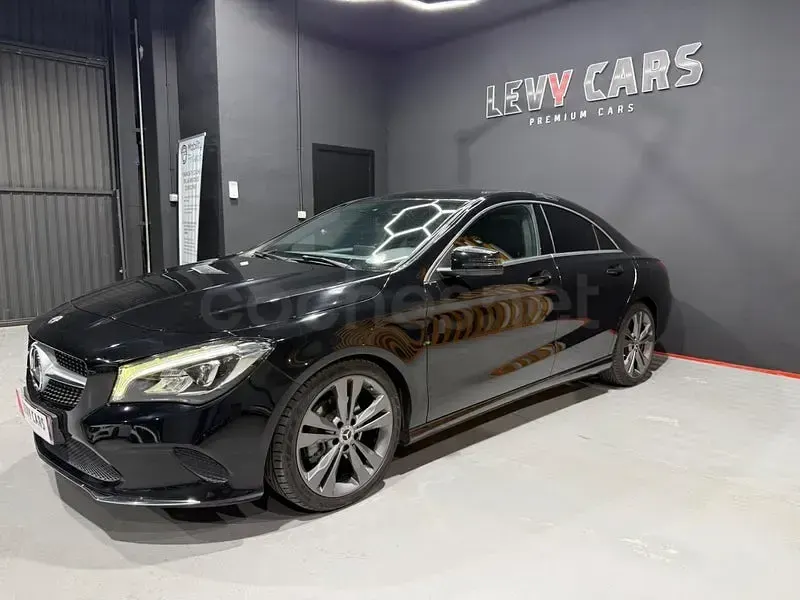 Usado Mercedes CLA200 136 CV (100 kW) 2017 Negro Coupe