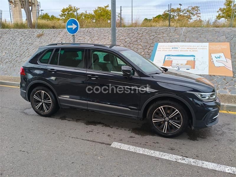 Negro Usado 2021 VW Tiguan Life SUV | 25.500 € (Precio justo) - Imagen 1/4