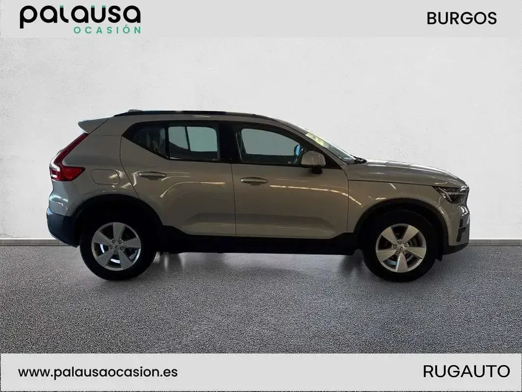 Usado Volvo XC40 129 CV (94 kW) 2022 Plateado SUV