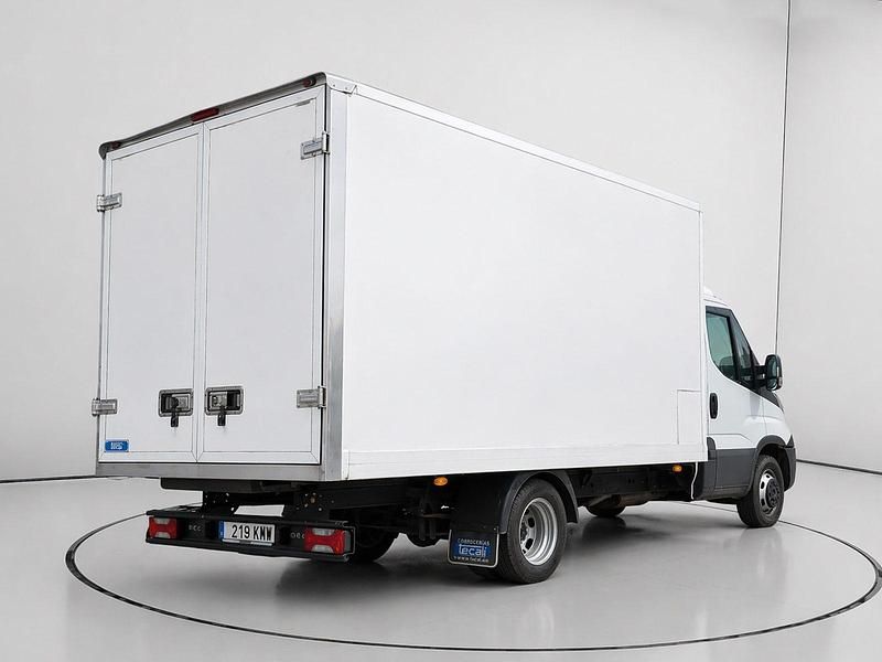 Usado Iveco Daily 146 CV (107 kW) 2019 Blanco Berlina