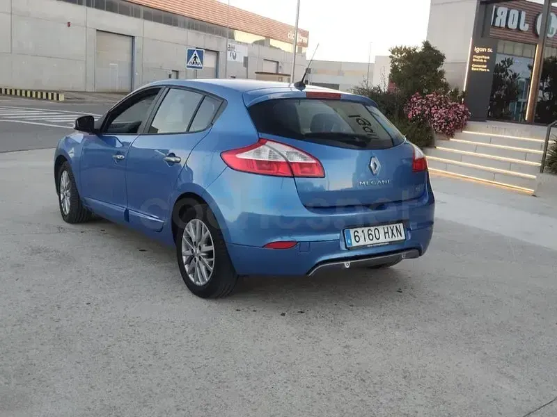 Usado Renault Mégane Life 115 CV (84 kW) 2014 Azul Berlina