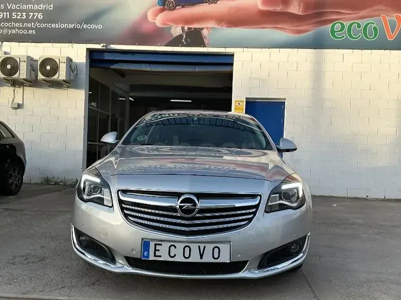 Usado Opel Insignia Selective 130 CV (95 kW) 2013 Gris / plata Berlina