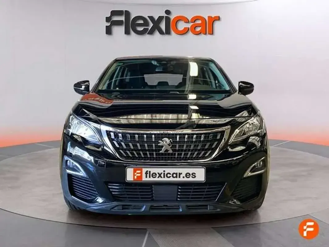 Usado Peugeot 3008 Active 120 CV (88 kW) 2017 Negro SUV