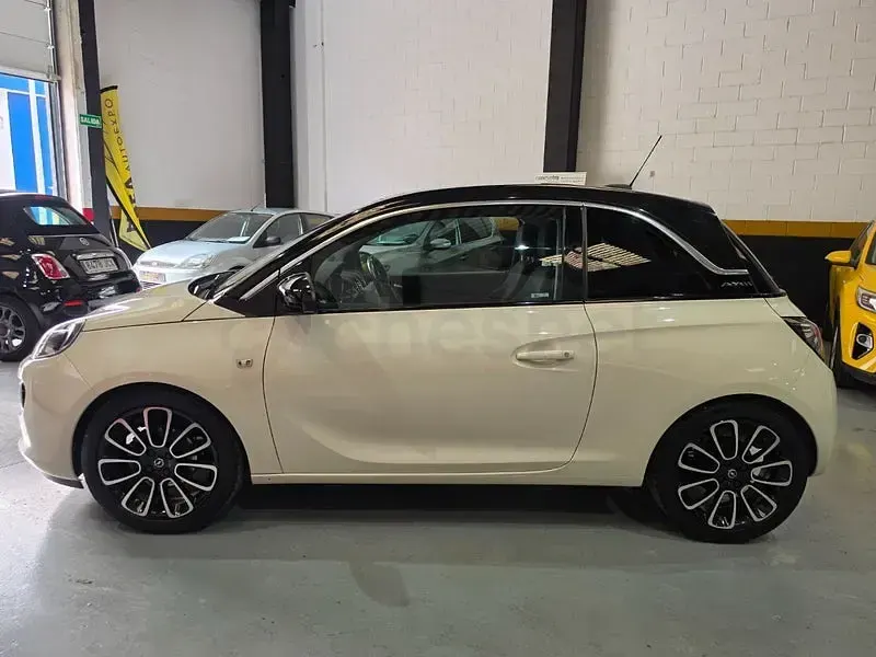 Usado Opel Adam Glam 87 CV (63 kW) 2016 Blanco Utilitario
