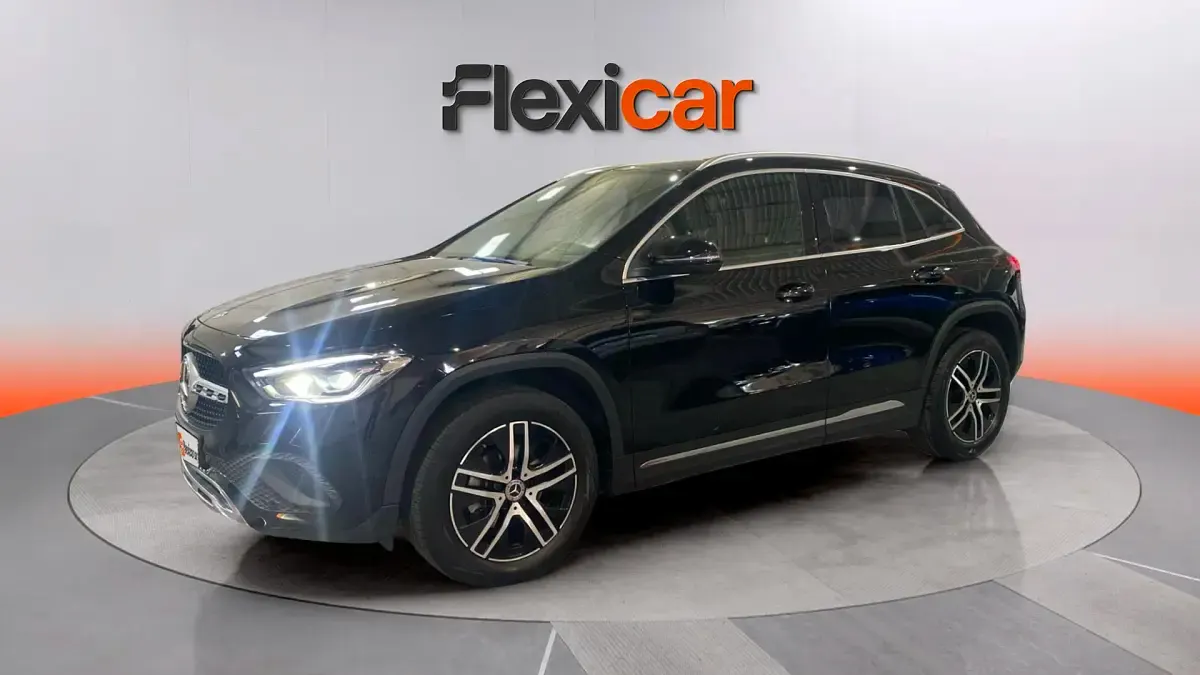 Usado Mercedes GLA180 136 CV (100 kW) 2022 Negro SUV