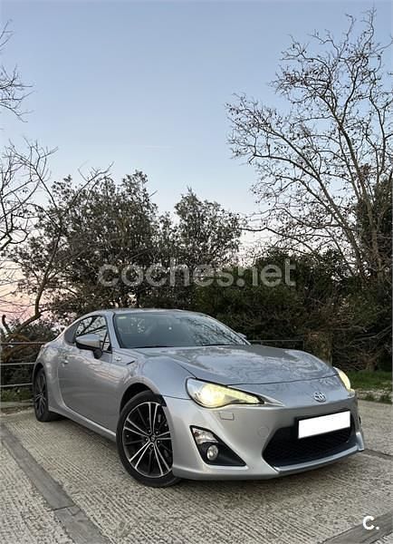 Gris / plata Usado 2015 Toyota GT86 GT Coupe | 22.500 € - Imagen 1/4