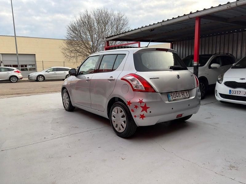 Usado Suzuki Swift GLX 95 CV (69 kW) 2012 Gris / plata Utilitario