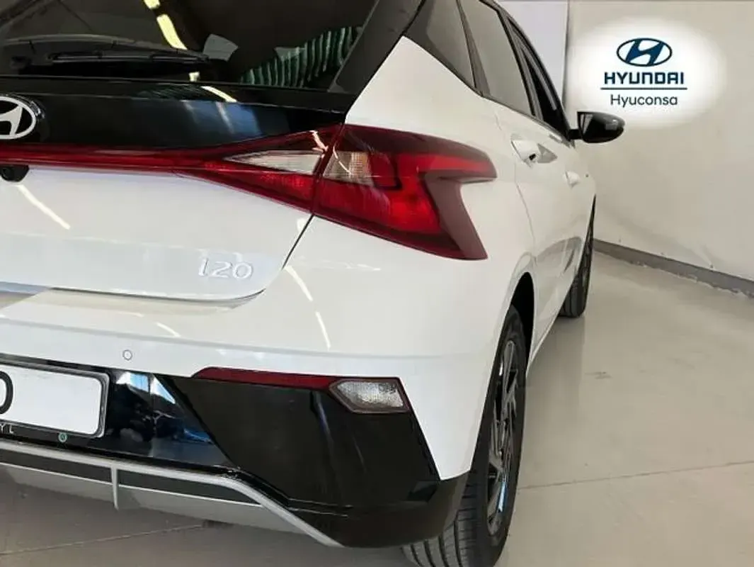 Nuevo Hyundai i20 Blackline 90 CV (66 kW) 2026 Blanco Utilitario