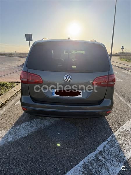 Usado VW Sharan Advance 140 CV (102 kW) 2015 Gris / plata Monovolumen
