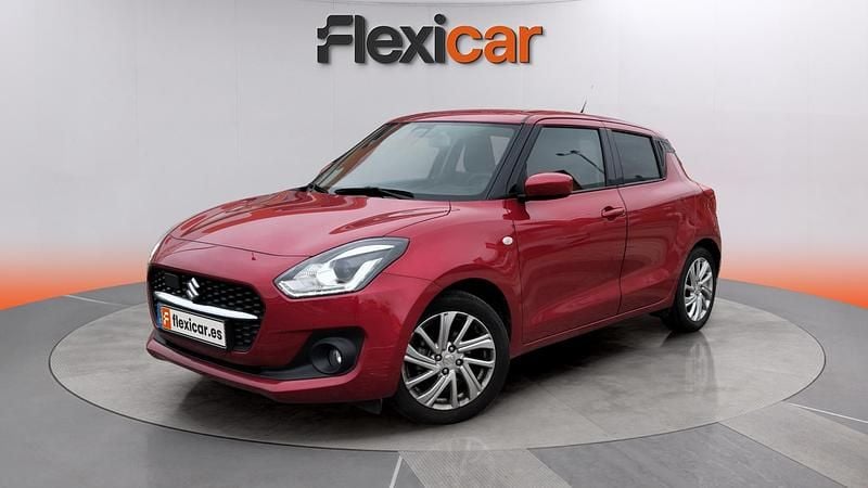 Usado Suzuki Swift 83 CV (61 kW) 2021 Rojo Utilitario