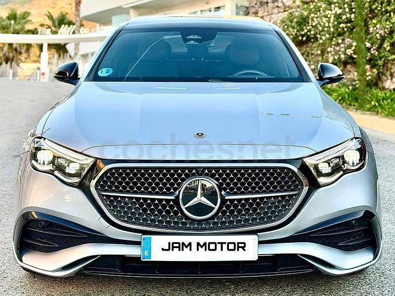 Usado Mercedes E220 197 CV (144 kW) 2024 Gris / plata Berlina