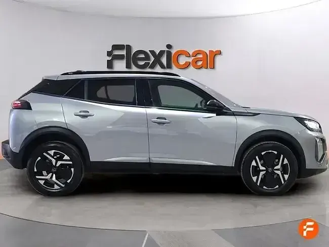Usado Peugeot 2008 Allure 100 CV (73 kW) 2025 Gris SUV