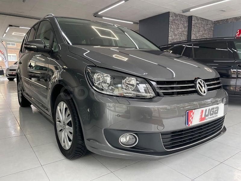 Usado VW Touran Sport 140 CV (102 kW) 2013 Gris / plata Monovolumen