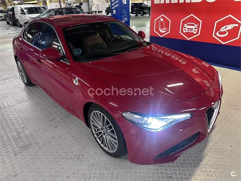 Usado Alfa Romeo Giulia Super 180 CV (132 kW) 2018 Rojo Berlina