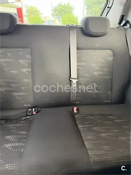 Usado Opel Corsa Expression 75 CV (55 kW) 2014 Gris / plata Utilitario