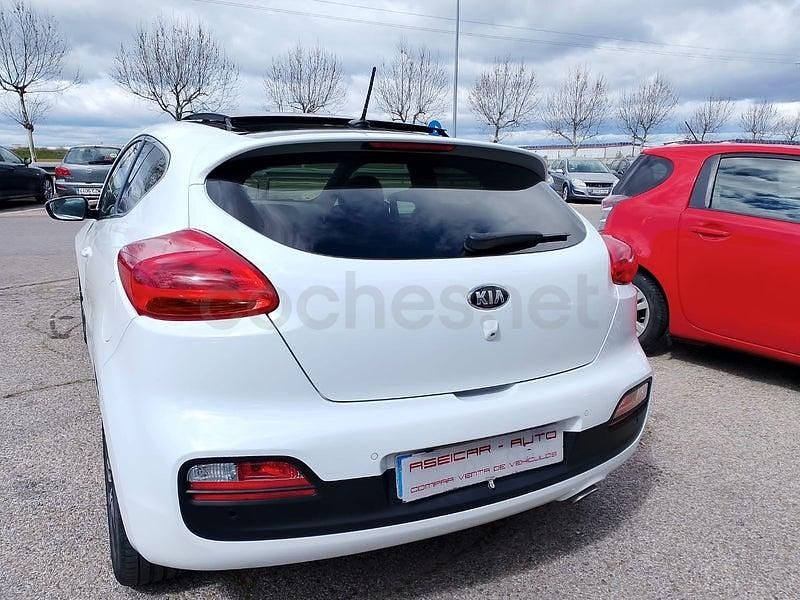 Usado Kia ProCeed 128 CV (94 kW) 2014 Blanco Utilitario