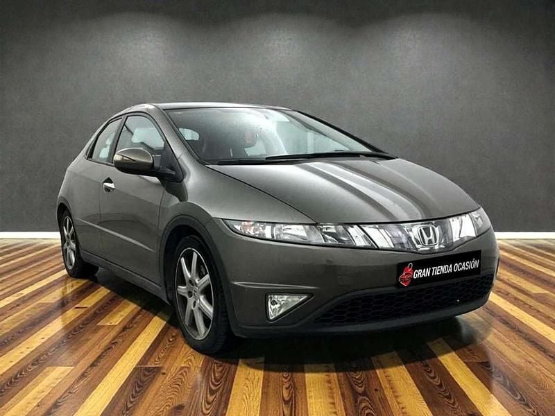 Usado Honda Civic Comfort 140 CV (102 kW) 2008 Gris Utilitario