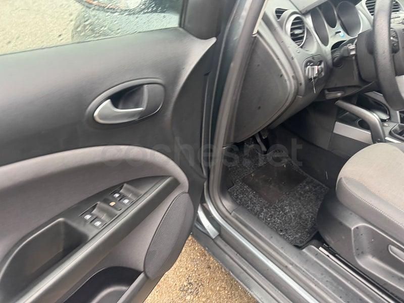 Usado Seat Altea Style 125 CV (91 kW) 2013 Gris / plata Monovolumen