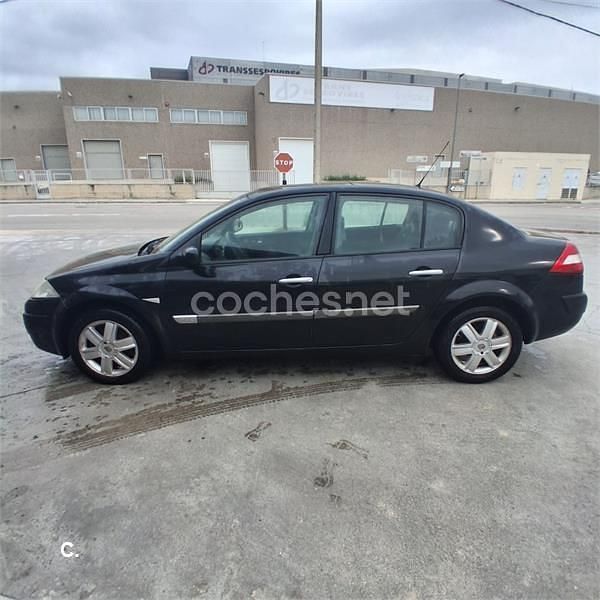 Usado Renault Mégane II Dynamique 120 CV (88 kW) 2005 Negro Berlina