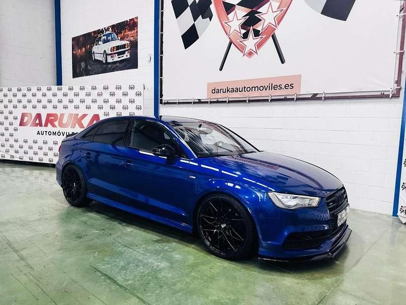 Käytetty Audi A3 Exclusive 150 HP (110 kW) 2016 Sininen Sedan
