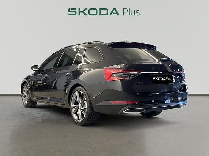 Usado Skoda Superb SportLine 218 CV (160 kW) 2024 Negro Familiar