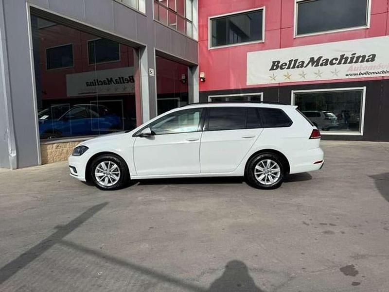 Usado VW Golf VII Edition 116 CV (85 kW) 2019 Blanco Familiar