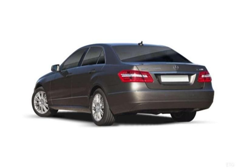 Usado Mercedes E350 Avantgarde 292 CV (214 kW) 2010 Gris Berlina