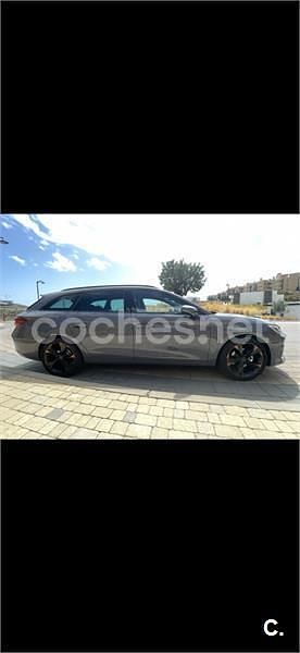 Usado Cupra Leon 150 CV (110 kW) 2023 Gris / plata Familiar