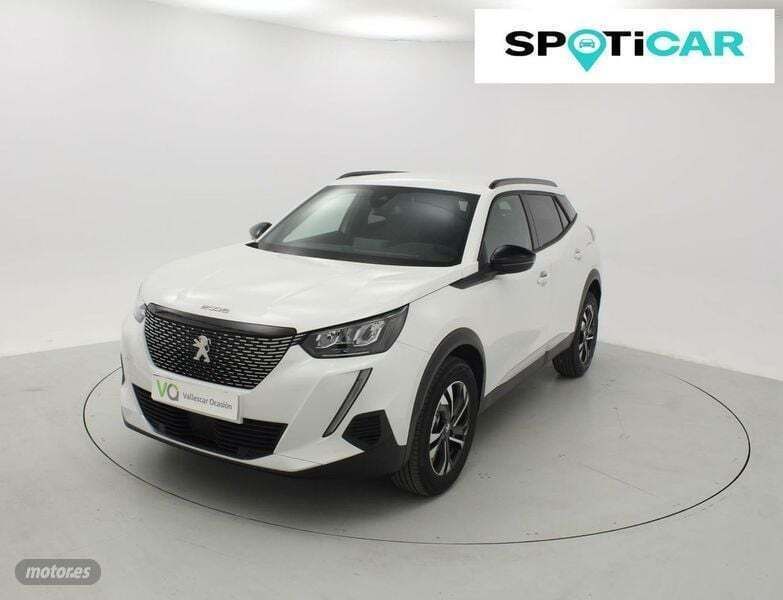 Plateado Usado 2023 Peugeot 2008 Allure SUV | 22.400 € (Caro) - Imagen 1/3