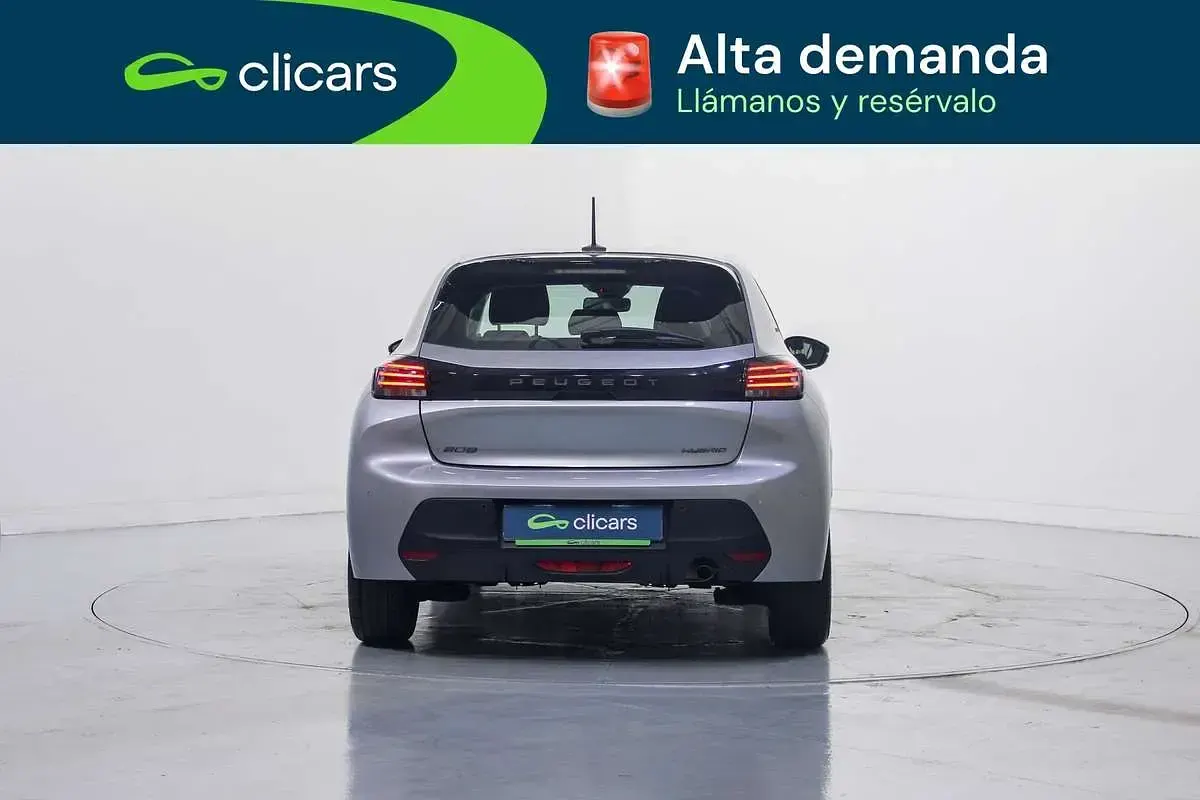 Usado Peugeot 208 Style 101 CV (74 kW) 2025 Plateado Utilitario