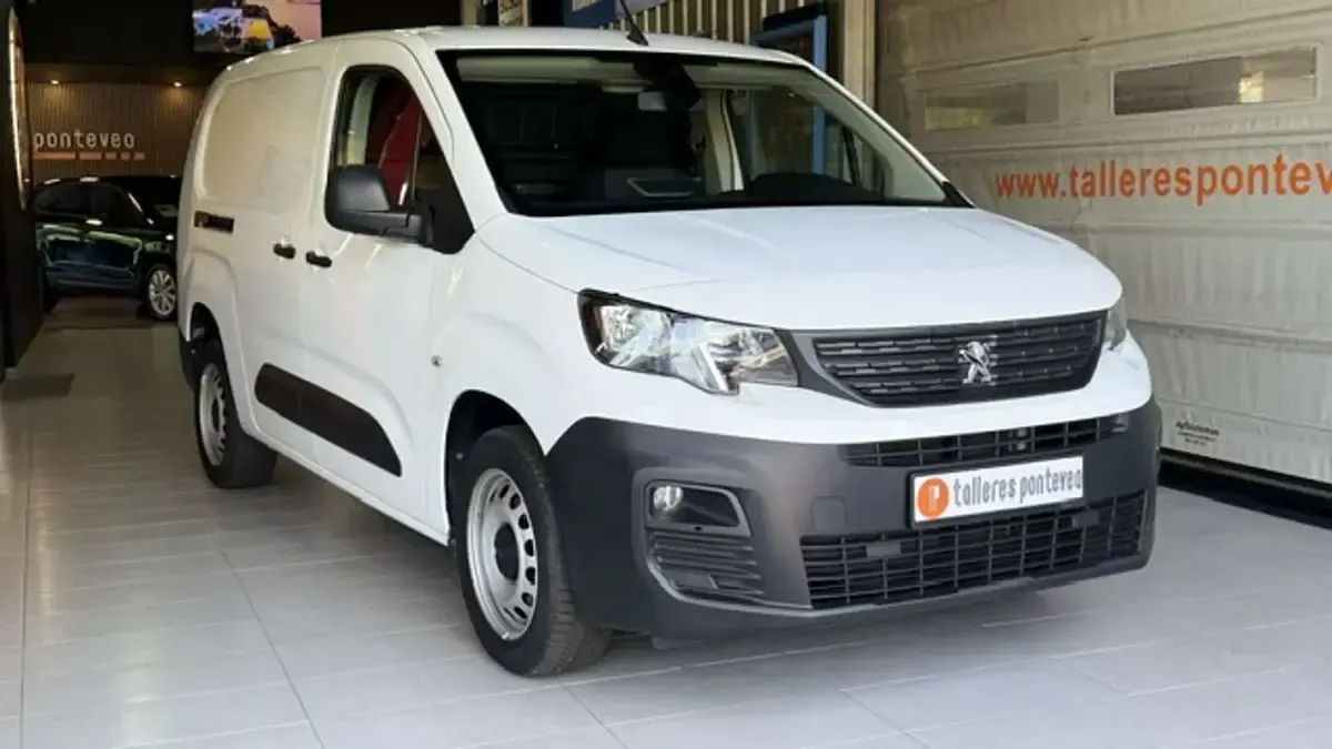 Usado Peugeot Partner Premium 102 CV (75 kW) 2022 Blanco Monovolumen
