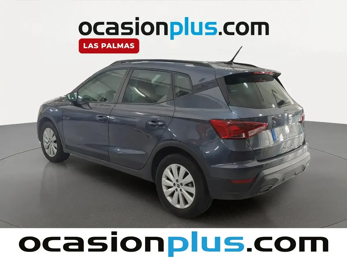 Usado Seat Arona Style 110 CV (80 kW) 2023 Gris SUV