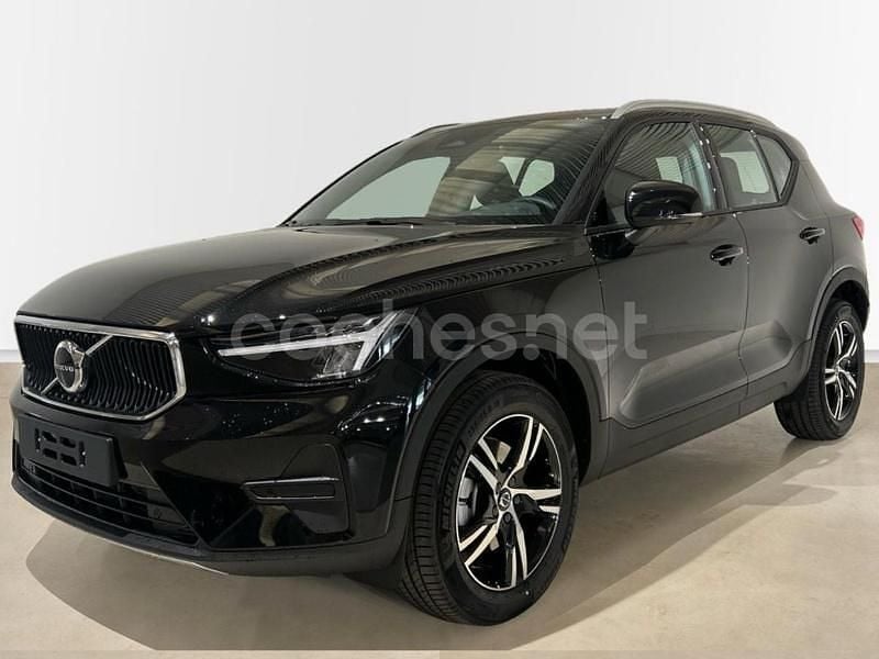 Negro Nuevo 2025 Volvo XC40 Core SUV | 38.900 € (Precio justo) - Imagen 1/3