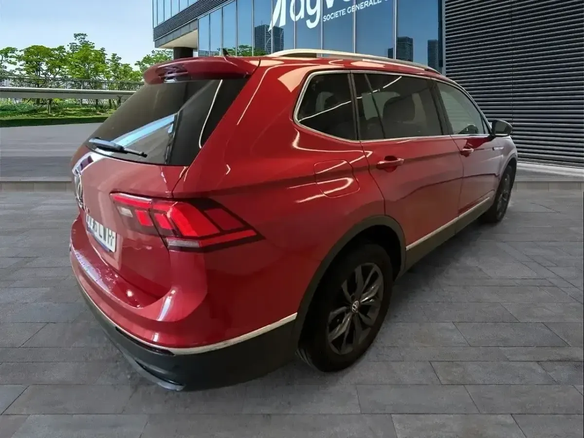 Usado VW Tiguan Life 150 CV (110 kW) 2022 Rojo SUV