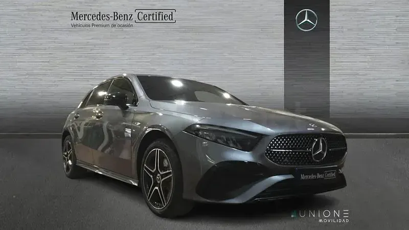 Usado Mercedes A250 218 CV (160 kW) 2025 Gris / plata Berlina
