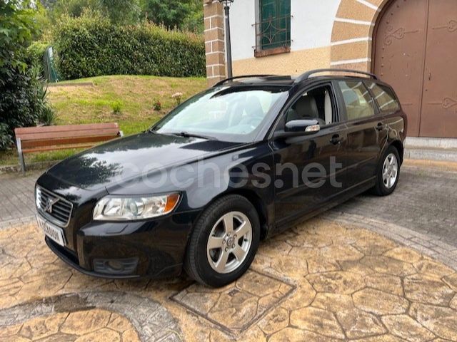 Negro Usado 2007 Volvo V50 Summum Familiar | 6490 € (Caro) - Imagen 1/4