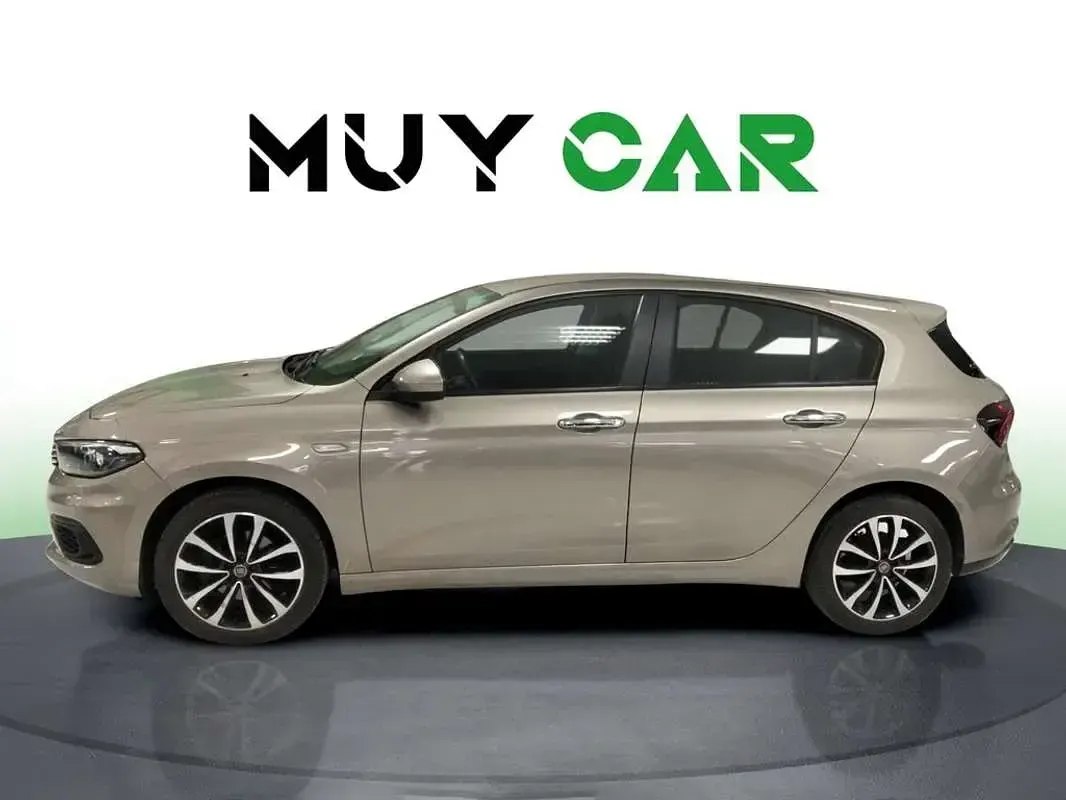 Usado Fiat Tipo Business 95 CV (69 kW) 2019 Beige Familiar
