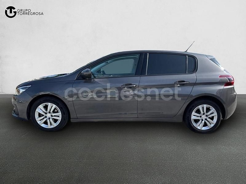 Usado Peugeot 308 Active 130 CV (95 kW) 2021 Gris / plata Berlina