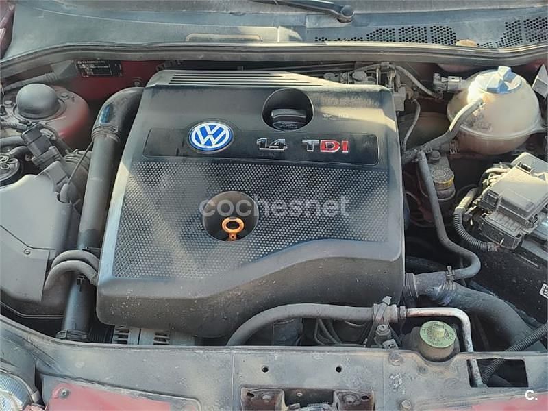 Rojo Usado 2001 VW Polo Trendline Berlina | 900 € (Super precio) - Imagen 1/4