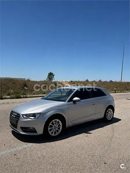 Usado Audi A3 Premium 110 CV (80 kW) 2016 Gris / plata Berlina