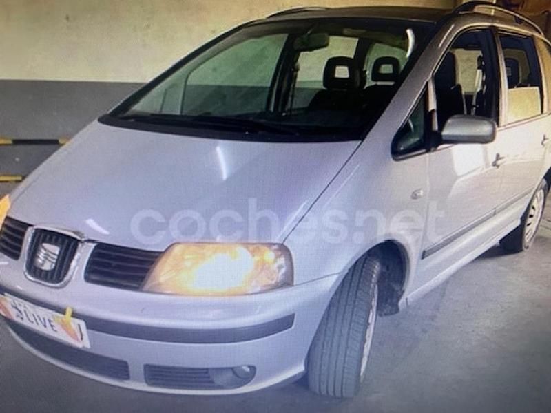Usado Seat Alhambra 150 CV (110 kW) 2006 Gris / plata Monovolumen