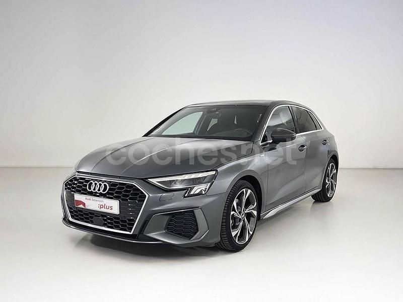 Gris / plata Usado 2022 Audi A3 Sportback S-Line Berlina | 29.900 € (Un poco caro) - Imagen 1/4