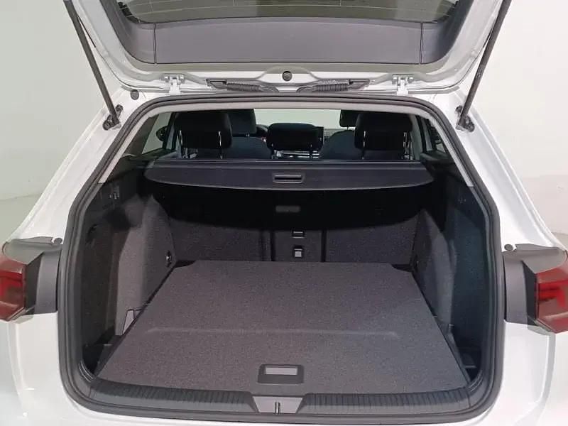 Usado VW Golf VIII Life 116 CV (85 kW) 2024 Familiar