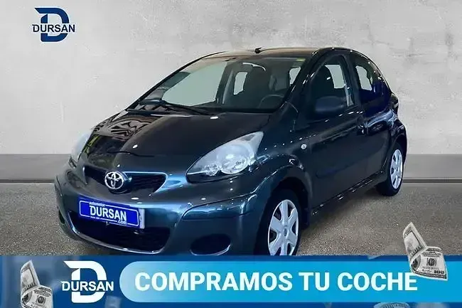 Usado Toyota Aygo 68 CV (50 kW) 2010 Utilitario