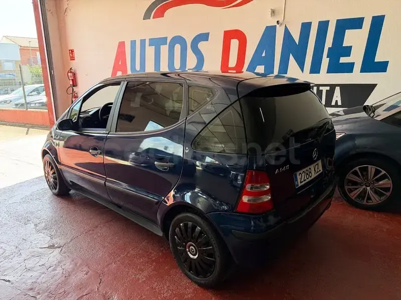 Usado Mercedes A140 Classic 82 CV (60 kW) 2004 Azul Utilitario