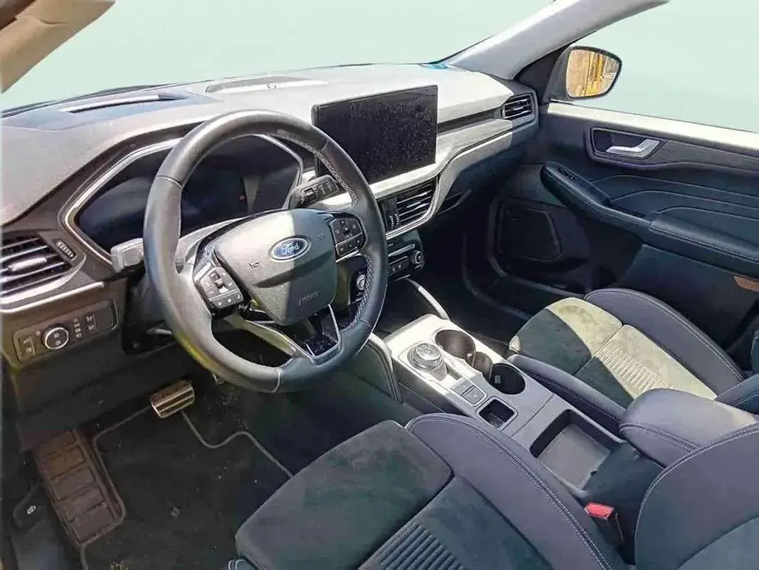 Usado Ford Kuga Active X 243 CV (178 kW) 2024 Azul SUV