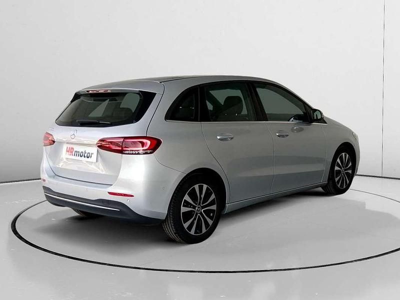 Usado Mercedes B180 116 CV (85 kW) 2021 Gris Monovolumen
