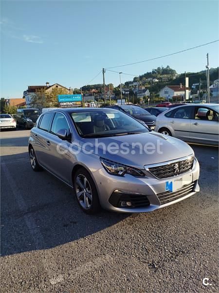 Usado Peugeot 308 Allure 110 CV (80 kW) 2018 Gris / plata Berlina