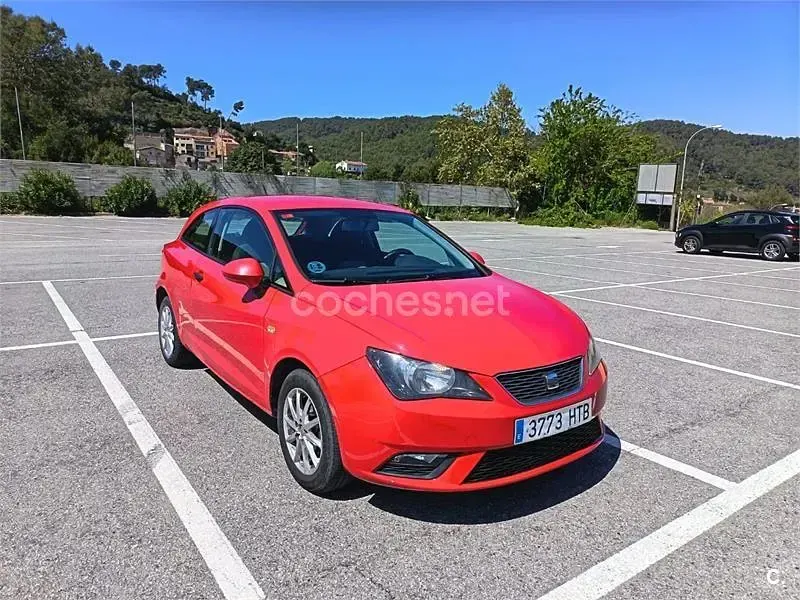 Usado Seat Ibiza SC Reference 70 CV (51 kW) 2013 Rojo Utilitario